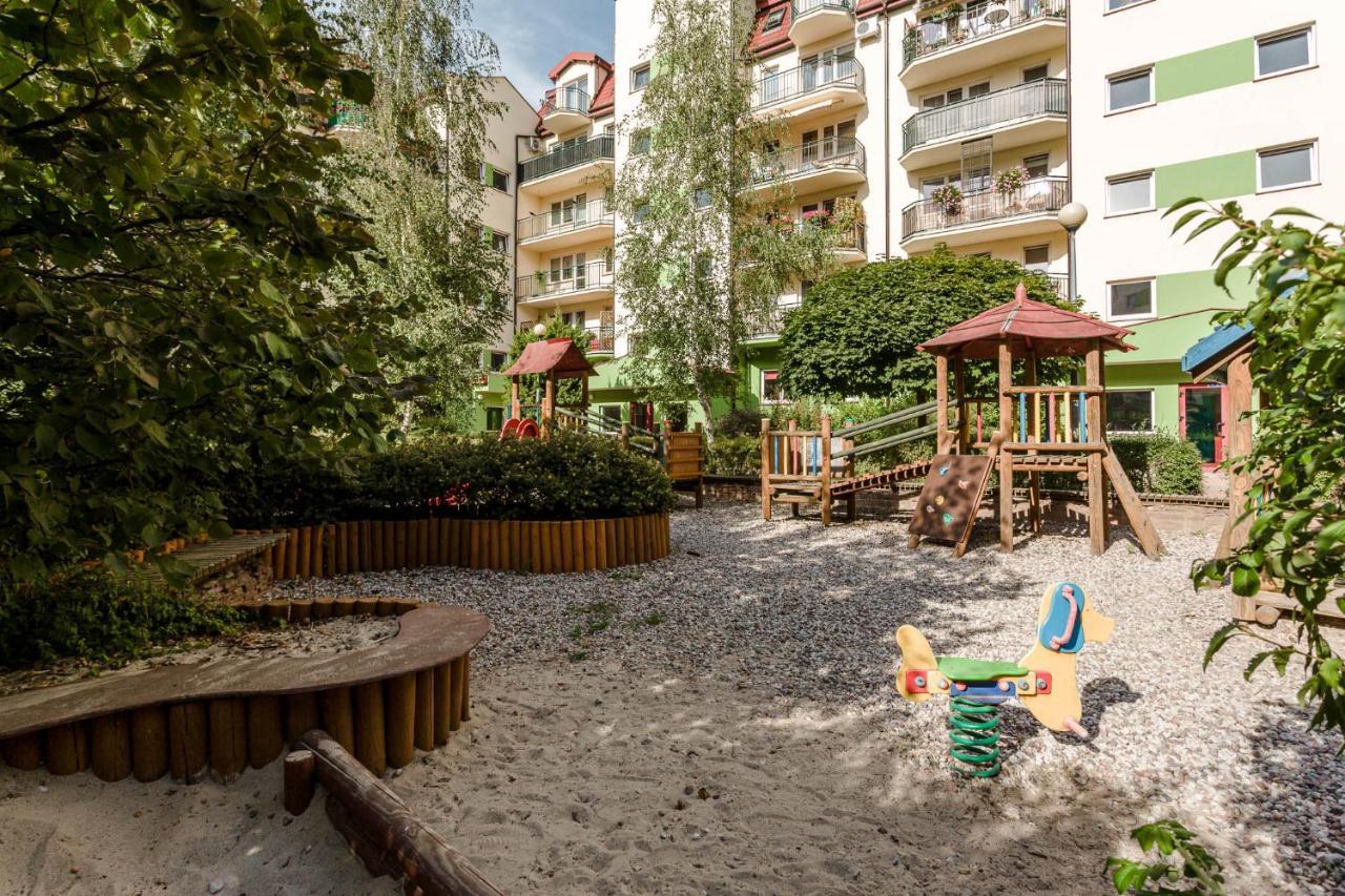 Chill Apartments Kabaty Family Warsaw Exterior photo